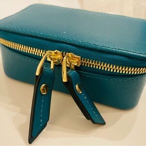 Neiman Marcus Teal Jewelry Case with Gold Zipper